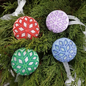 Set of 4 christmas tree ball in gift box Beads ornament ball Diameter 5.5 cm Baubles ball geometric decor New year ornaments for home