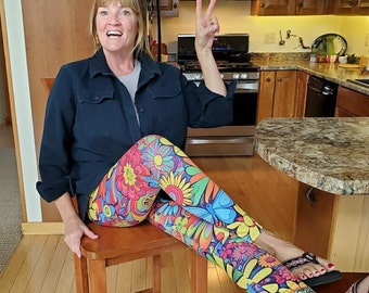 Groovy Peace Flower Women's Casual Leggings, Flower Power Peace Sign Women's Yoga Pants, Butterflies, Flowers, & Peace Signs Running pants
