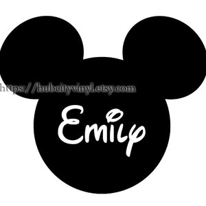 Könnte beinhalten: Schwarz-weiße Silhouette von Mickeys Kopf mit dem Namen "Emily" in weiß darin.