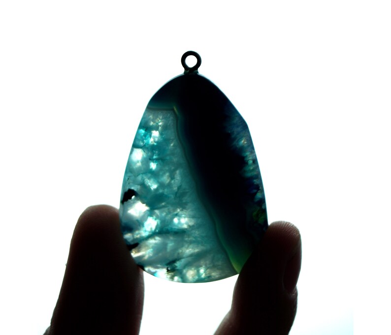 EA668 Interesting blue druzy Agate pendant stone