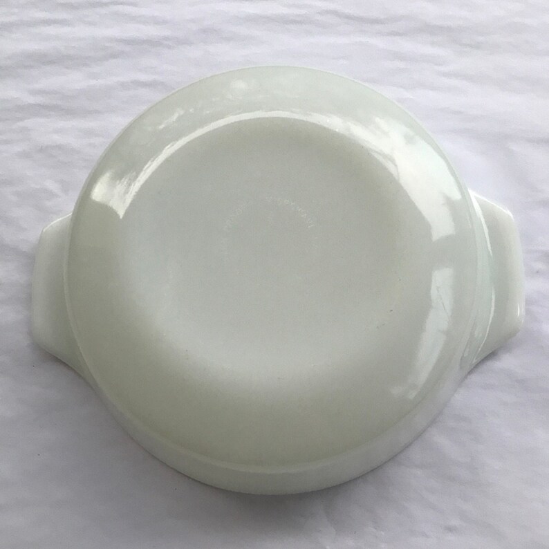 2 QT 10 Round Baking DishCasserole Dish Glasbake Green Daisy by Jeannette Milk Glass vintage 1960s