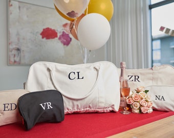 Personalized Makeup Bag, Monogram Cosmetic Organizer Bag, Custom Vegan Leather Case, Wedding Bridal Cosmetic Pouch, Bridesmaid Gift Purse