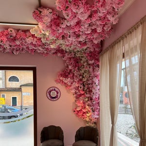 Guirnalda de flores de cerezo artificiales rosas, guirnalda de flores de cerezo de lujo de 150 cm (5 pies), decoración de techo con flores