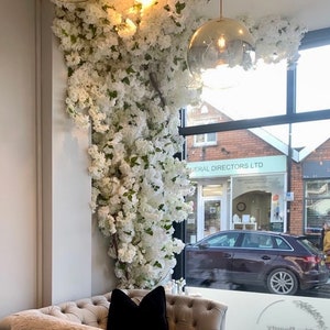 Artificial White Cherry Blossom Garland, Luxury Artificial Cherry Blossom Garland 150 cm Long, White Sakura Flower Swag