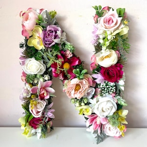 Carta de parede de flores, inicial de letra floral, letras cheias de flores, decoração de casamento boho, berçário de letras de flores, cartas, chá de bebê boho
