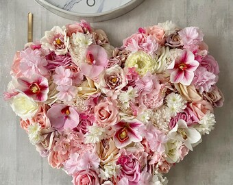ピンクの花柄ハート型ウォールデコレーション：結婚式の愛の贈り物