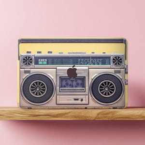 Vintage Player MacBook Pro Hülle 16 14 Zoll M4 M3 M2 Y2k Musik Geschenk Air 15 13 11 2023 2020 Retro Druck Mac Buch Hard Cover Boombox Cool A2780