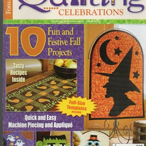 以下が含まれることがあります： 「Quilting Celebrations」誌の表紙は、秋をテーマにしたキルトプロジェクトを紹介しています。魔女のシルエット、カボチャのデザインのテーブルランナー、フランケンシュタインの枕が特徴です。雑誌には実物大の型紙が含まれています。