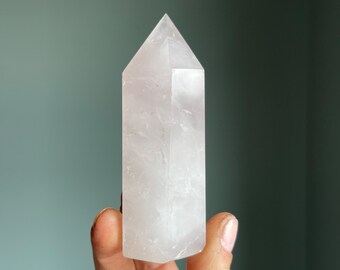 Rosenquarz Turm, polierter Quarz 3,75 ”Liebe & Heilung Energie, Brautjungfer Geschenk, Rosa Quarz Kristall aus Brasilien