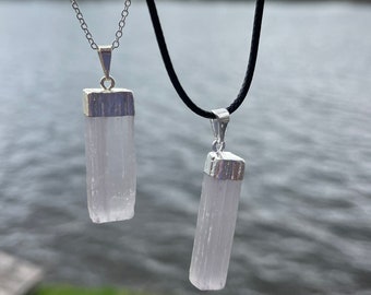 Collier en pierre de sélénite, bijoux en cristal de guérison, absorbe les bijoux de négativité, cadeau de collier, cadeau de diplômé, colliers pour femme