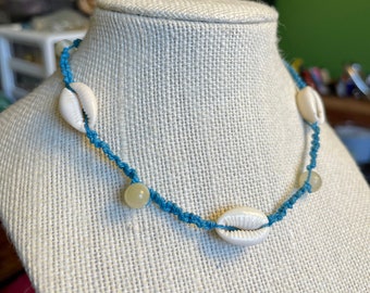 Cowrie Shell Choker Crochet Necklace, Blue Cowrie Shell Necklace with Honey Calcite Crystals, Crystal Crochet Necklace