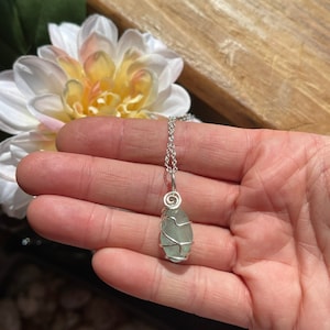 Sea Glass Stone Halskette, Silber Türkis Strand Glas Schmuck, Ocean Glass Schmuck, Recycling-Glas-Anhänger
