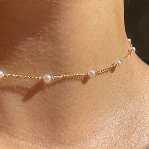 Dainty Natural Freshwater Pearl Necklace, Gold Chain Pearls Choker Wedding Necklace Gift for Her, Valentines Day Gift