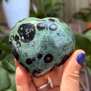 Kambaba Jasper Stone Heart, Crocodile Jasper Hearts Chakra Strength Calming Stone, Stone Heart Chakra Stones Large