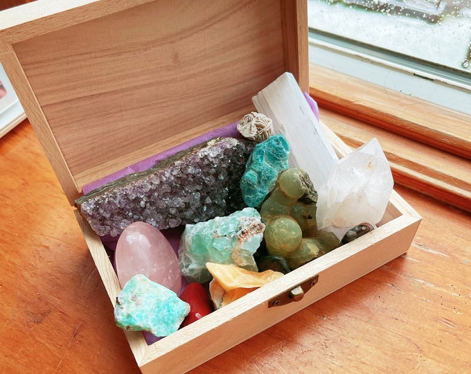 15 Piece Personalized Birthday Gift Box of Crystals, Various Pieces Natural Rocks Minerals & Tumbled Stones with Storage Box