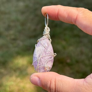Amethyst Kristallhalskette, Lila Teardrop Edelstein Anhänger, Kronen Chakra Kristallschmuck, Silber Lila Anhänger