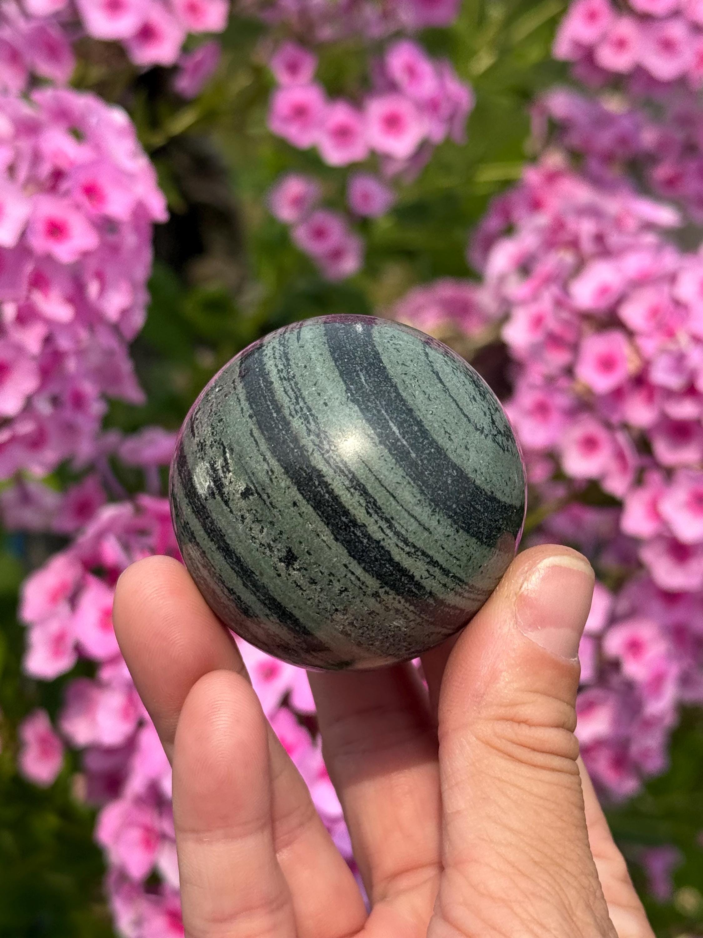 ririn☆様　レア　高品質　グリーンゼブラジャスパー　スフィア　タンザニア産 豊かさと富をもたらすグリーンゼブラジャスパースフィア研磨