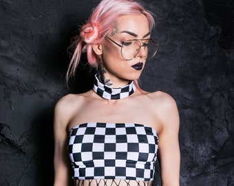 Top tube à carreaux à carreaux, haut court à carreaux, haut noir et blanc, haut ras du cou bustier, vêtements grunge, vêtements rave, tenue de festival, ensemble rave