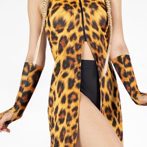Vestido longo de leopardo, vestido de leopardo com frente aberta, roupa de leopardo, roupas de rave animal, vestido rave estampado sem mangas na altura do tornozelo, roupa para festival