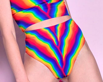 Rainbow Crop Top, Pride Bra Top, Tie Dye Crop Top, Sexy Bra Top pour femmes, Pride Outfits, Festival Clothing, Rave Outfits, LGBTQ