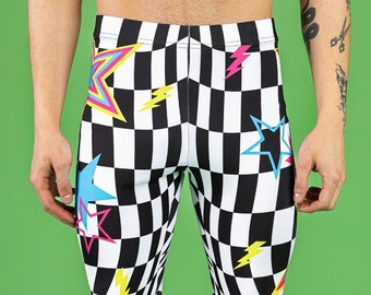 Puede incluir: Leggings a cuadros negros y blancos con estrellas y rayos coloridos.