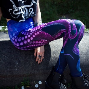 Yoga Leggings mit Oktopus Print, lila bedruckte Leggings, Leggings für Frauen, kawaii Kleidung, Leggings in Übergrößen, hoch taillierte Leggings Bild 6