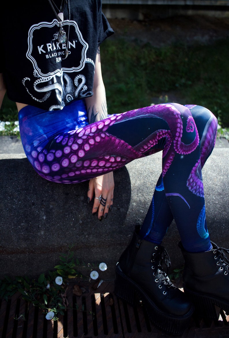 Leggings de yoga avec imprimé pieuvre, leggings imprimés violets, leggings pour femme, vêtements kawaii, leggings grande taille, leggings taille haute image 6