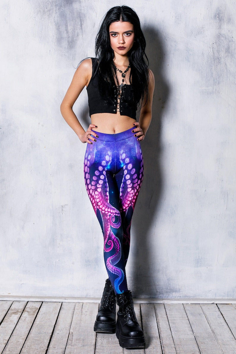 Yoga Leggings mit Oktopus Print, lila bedruckte Leggings, Leggings für Frauen, kawaii Kleidung, Leggings in Übergrößen, hoch taillierte Leggings Bild 2