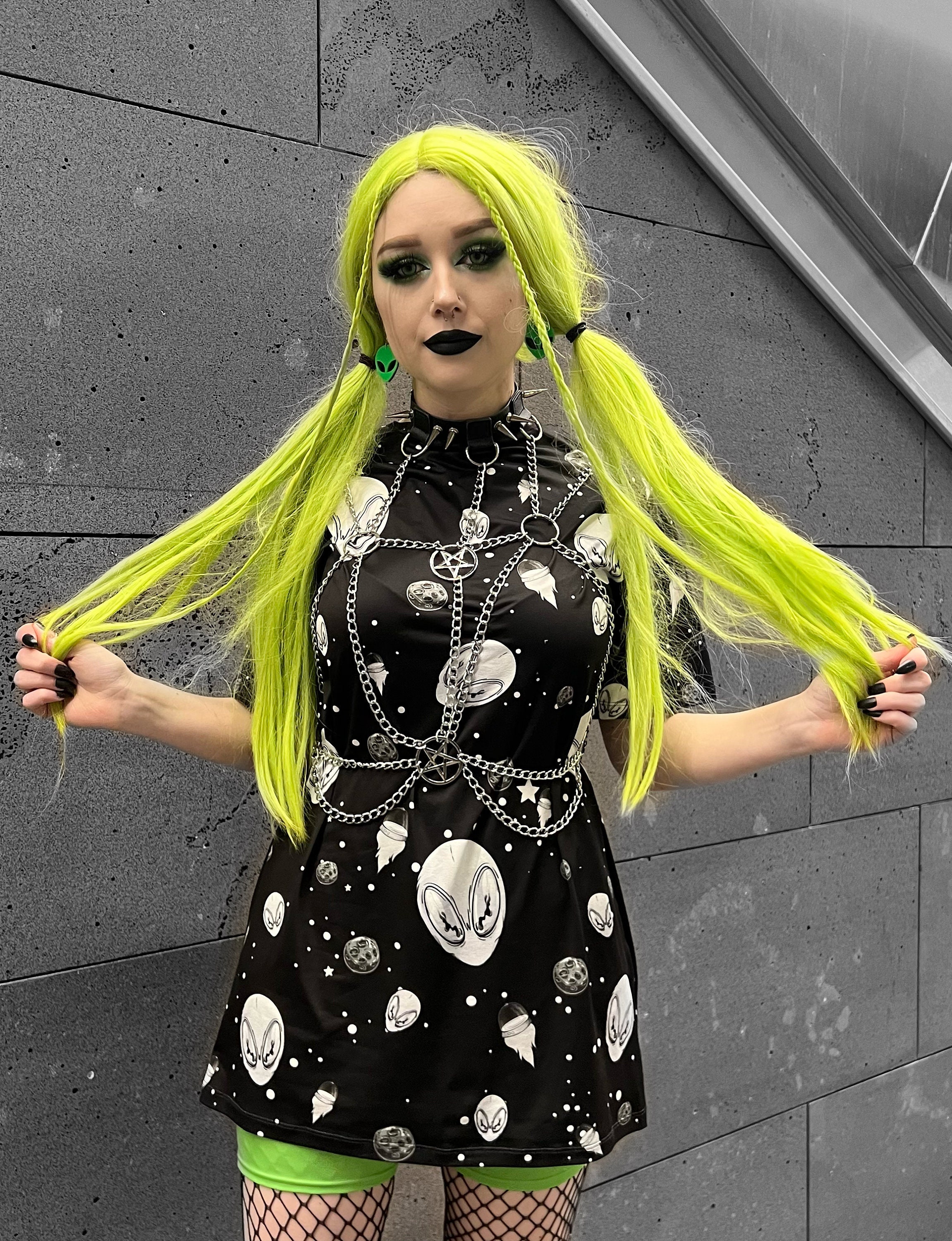 alien t shirt dress Green Alien Heads oversized Tee, cool oversized tees for women, Alien tshirt, graphic tee women, oversized t shirts dress women, EDC Rave Outfits, XS