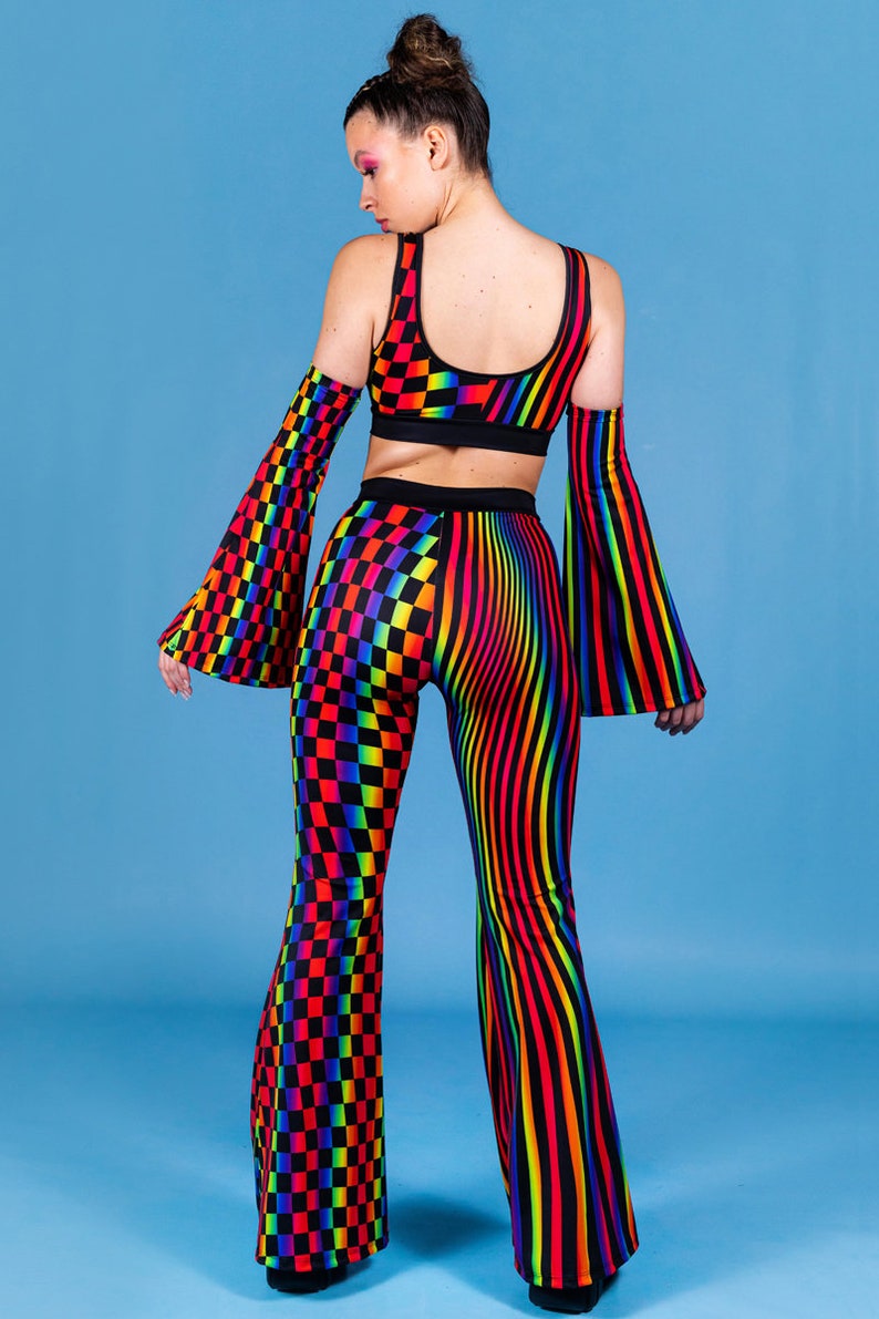 Haut de soutien-gorge à carreaux arc-en-ciel, haut court de fierté, tenue rave pour femmes, tenues de fierté, vêtements de festival, ensemble assorti arc-en-ciel, manches rave image 5