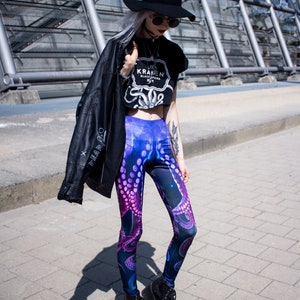 Yoga Leggings mit Oktopus Print, lila bedruckte Leggings, Leggings für Frauen, kawaii Kleidung, Leggings in Übergrößen, hoch taillierte Leggings Bild 7