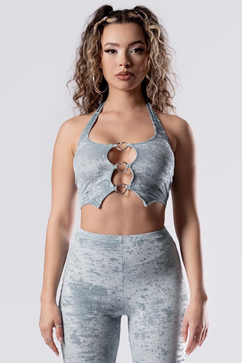 Lichtblauwe fluwelen top, Y2K-kleding, rave crop top, bijpassende 2-delige set, crop top vrouw, feestoutfits, fluwelen outfits, festivalkleding afbeelding 1