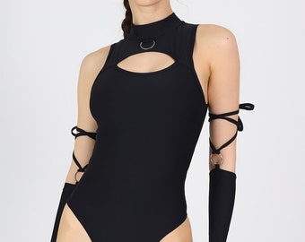 Schwarzer Keyhole Body, schwarzer String-Body, Rave-Outfit, Pool-Party-Outfit, Rave-Cut-Out-Body, schwarze Armstulpen, Rave-Kleidung