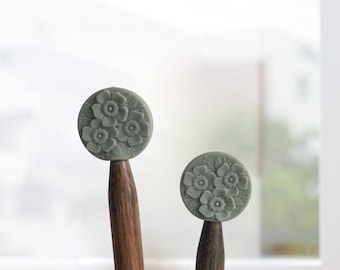 Floral Knitting Needle Stoppers | Silicone Stitch Holder, Green Disc Set