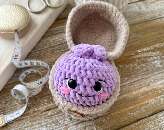 Baby Dimples Dumpling Plushie with Steamer Basket - Amigurumi Stuffed Toy - Lavender