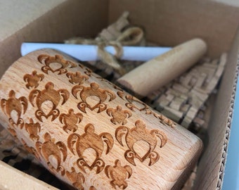 Stodola Engraved Mini Rolling Pin with LOVELY TURTLES Pattern