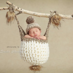 digital backdrop , background  newborn  boy or girl hangin hat