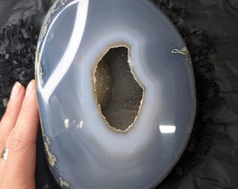 Large Agate Geode: Natural Home Decor, Energy Healing (1.9kg)