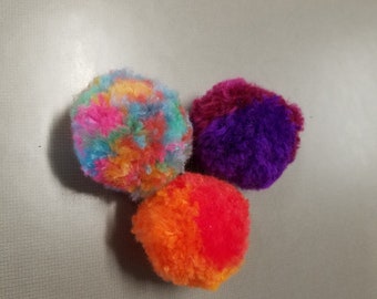 Juguete con hierba gatera y pompones (paquete de 3)