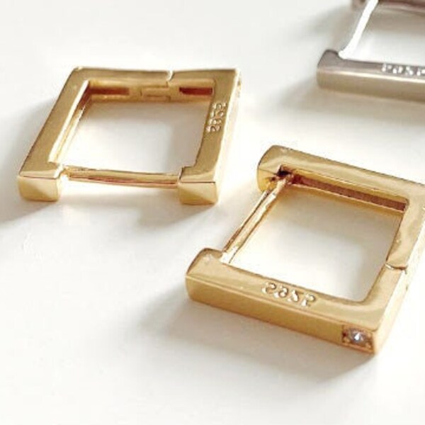 Gold square earrings