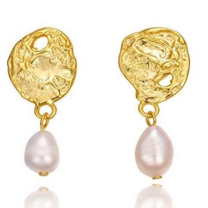 Gold hammered texture with hole natural baroque pearl earrings