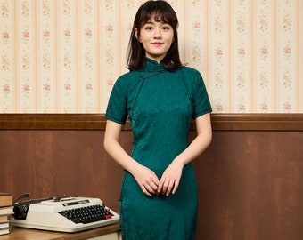 Cheongsam Dress / Chinese Qipao Dress / Traditional Chinese Dress/China