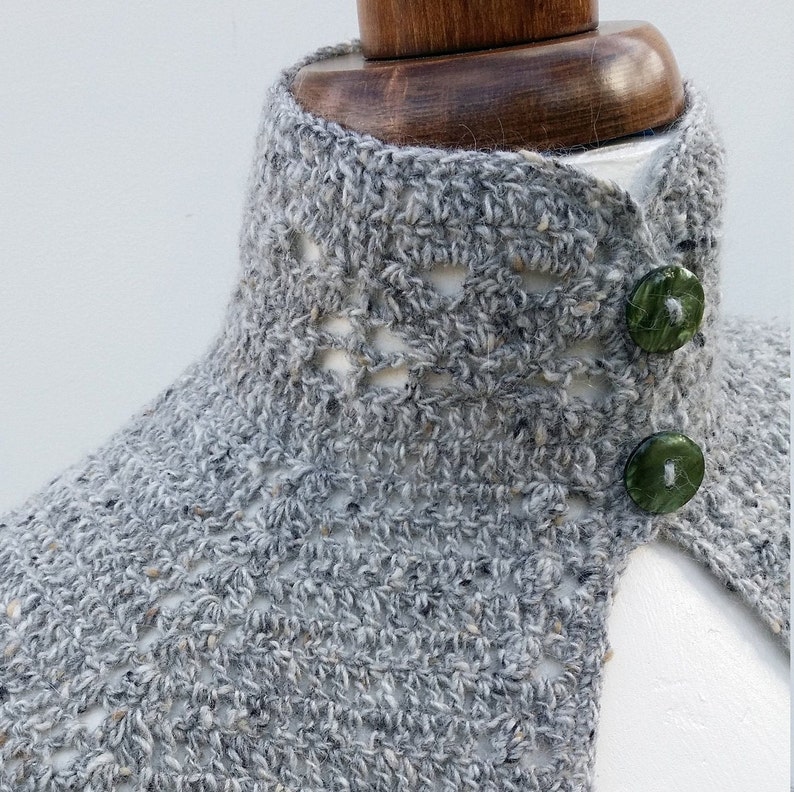 fine tweed wool shawlette Grey crochet caplet