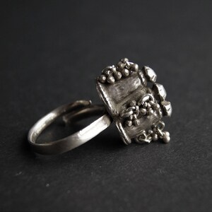 Old tribal silver ring from India, US size 6, ethnic jewelry
