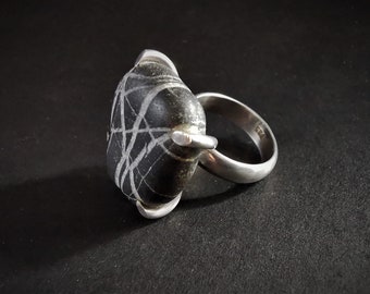 Sterling Silver Ring with Beach Pebble, US size 8 1/4, R4