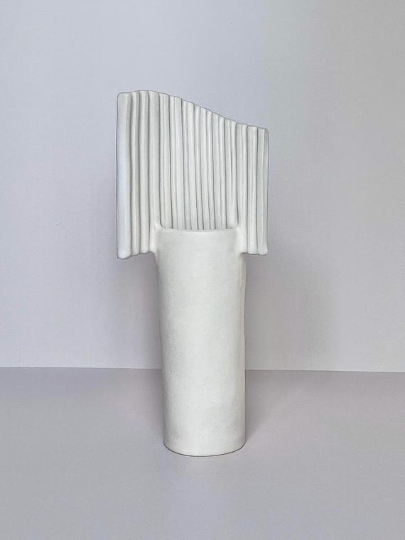 PARAVENTO - Vaso decorativo x fiori secchi  in argilla bianca smaltata con finitura opaca, pezzo unico di ceramica artistica fatto a mano
