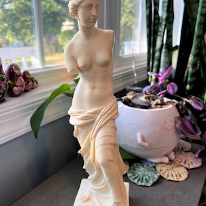 A santini sculpture - Etsy 日本