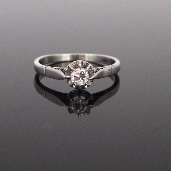 French Art Deco Solitaire Diamond Ring, 18kt White Gold and Platinum