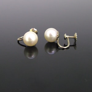 Vintage Cultured Pearls Screw Back Earrings, 18kt gold, France, circa 1940