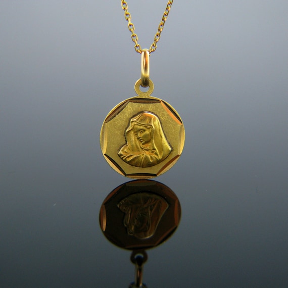 Vintage Religious Virgin Medal Pendant, 18kt Yellow Gold, Mid 20th Century